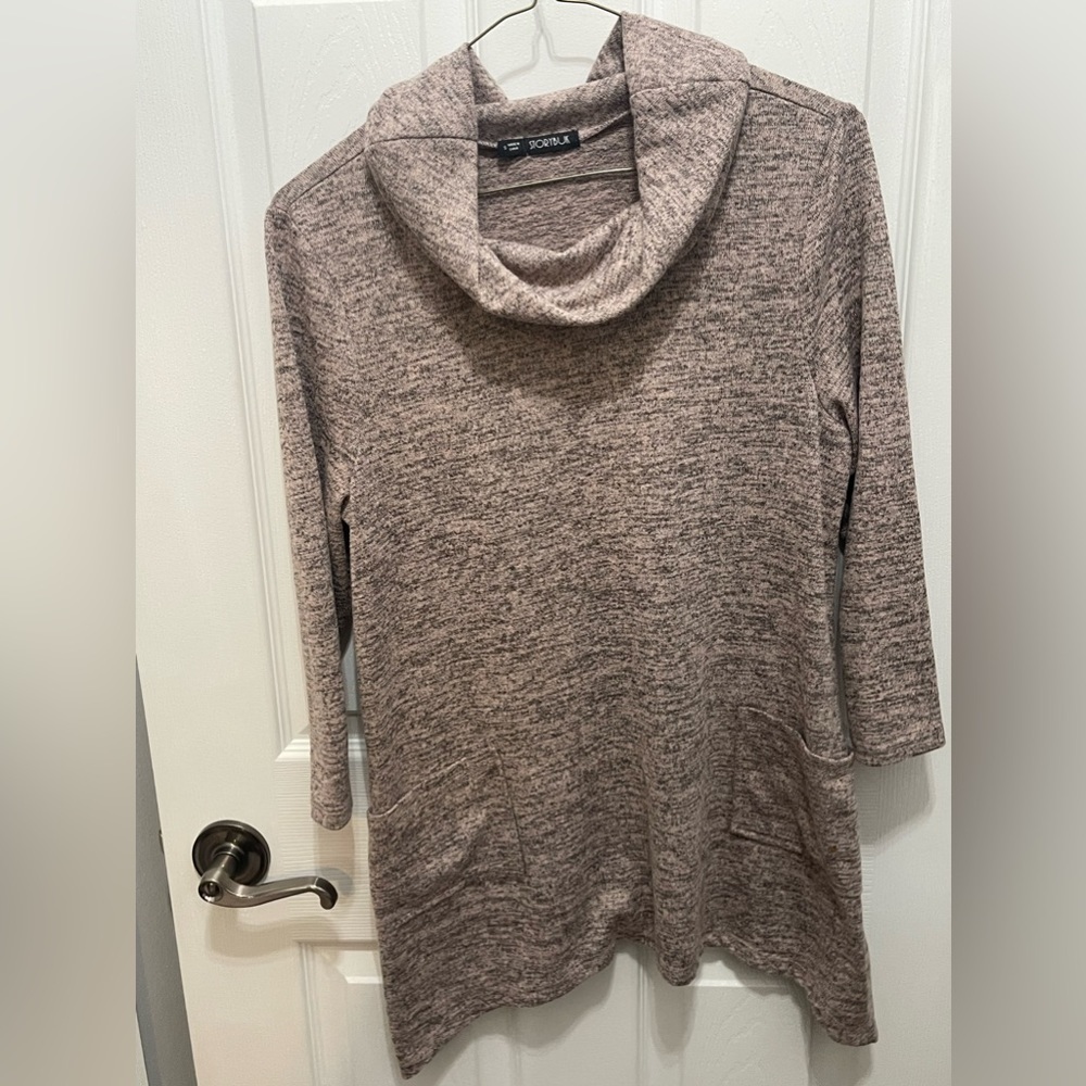 - Storybuk sweater small turtleneck